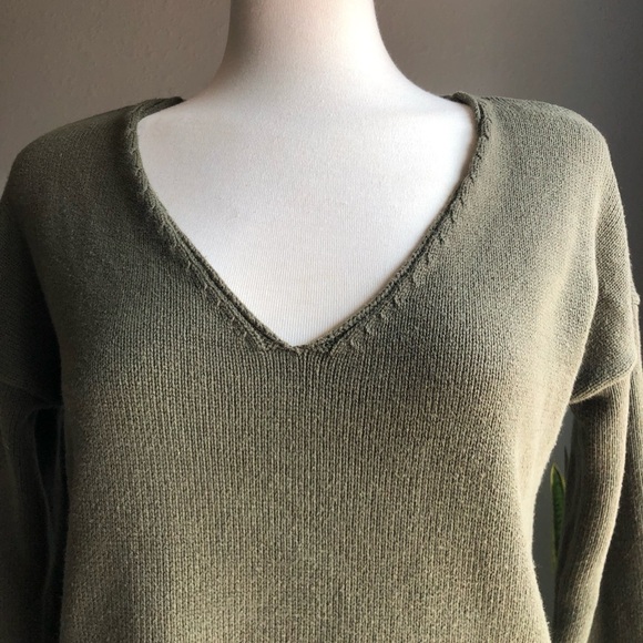 Express Sweater - Picture 2 of 7